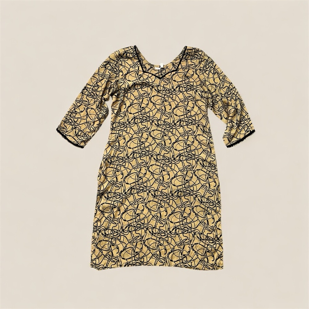 Gold and black abstract patterned shift dress with high slit
